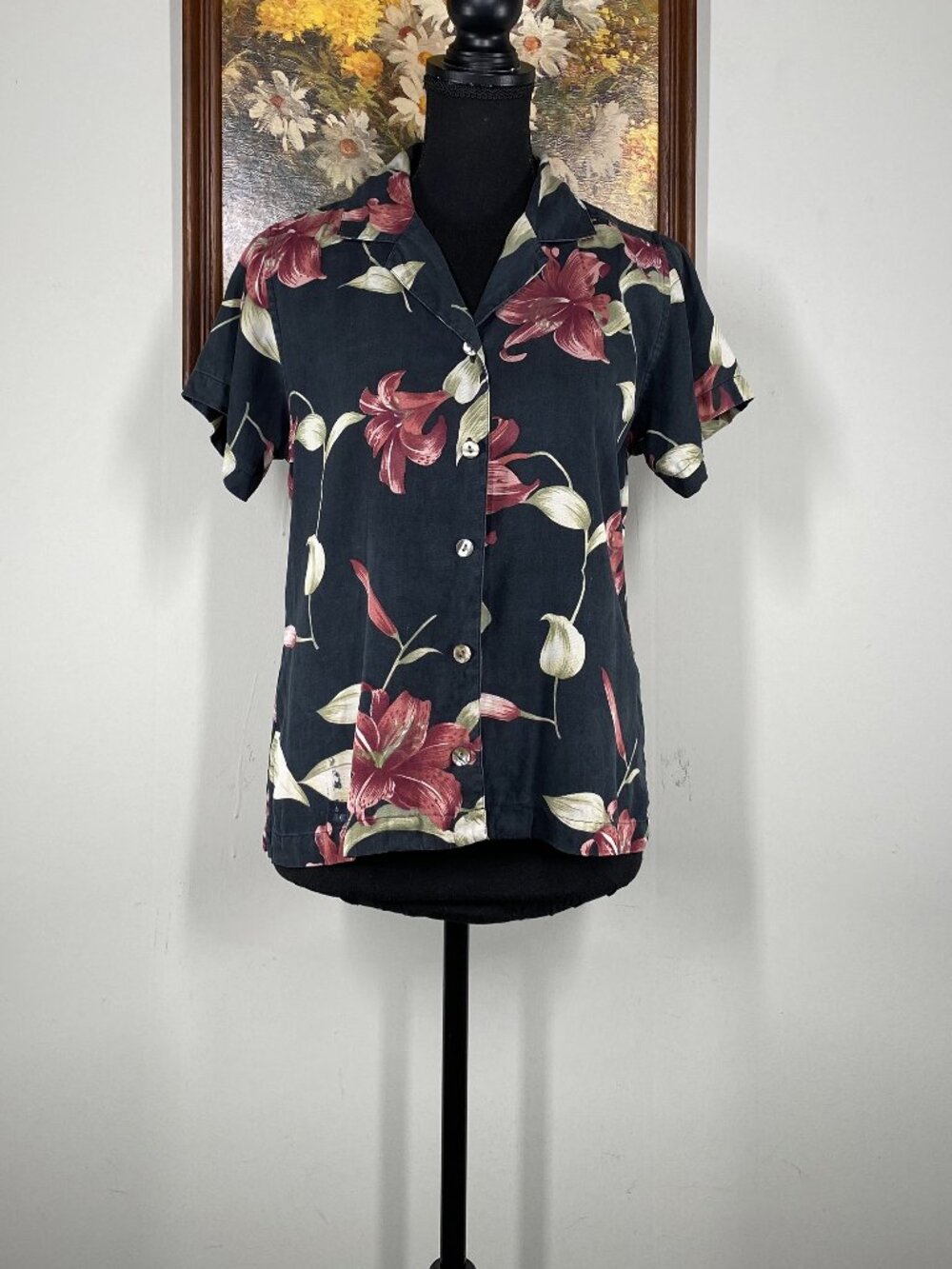 Tommy Bahama 100% Silk Hawaiian Button Up Blouse Women Small Multicolor Floral